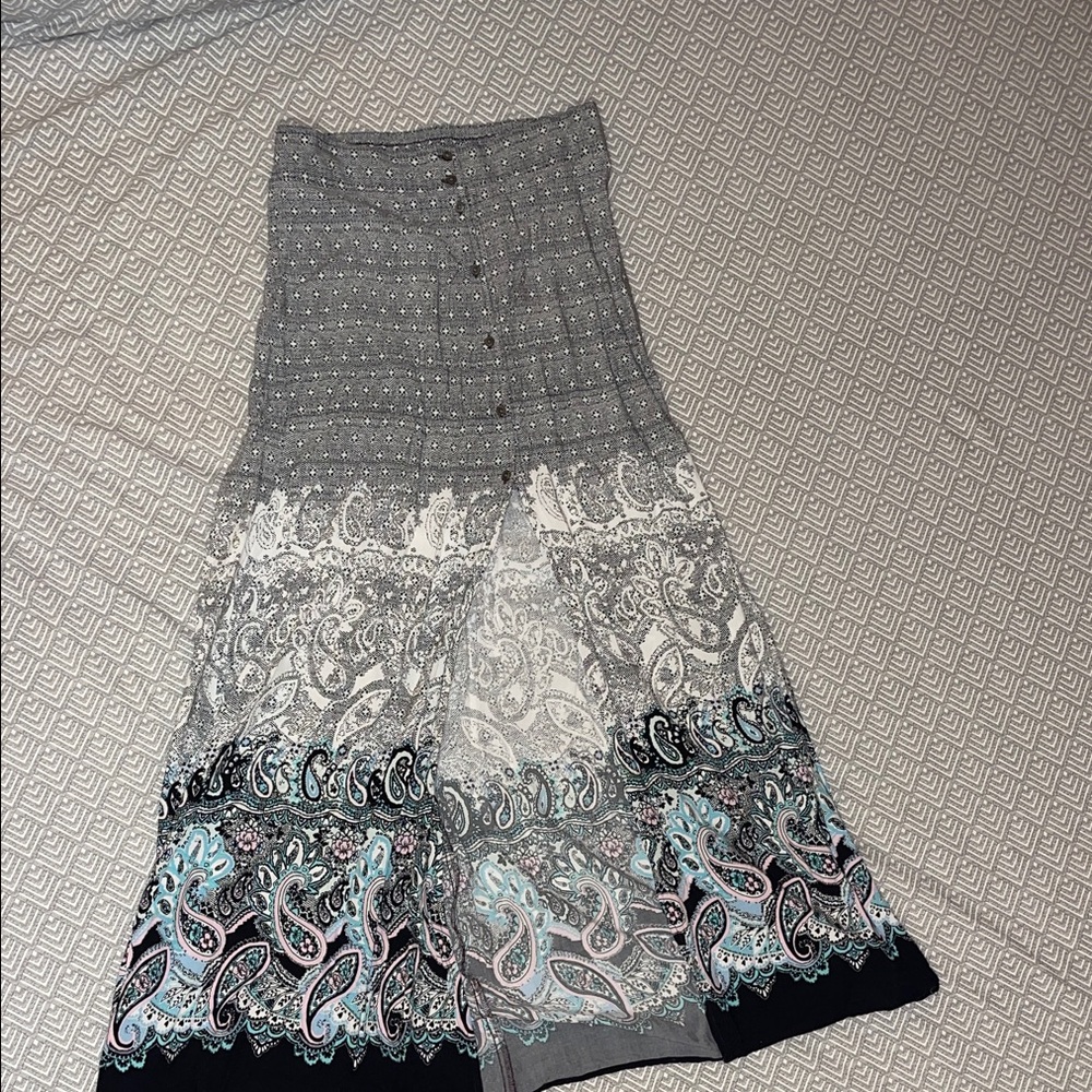 Express Elegant Gray Paisley Women's Skirt Small - Picture 3 of 7